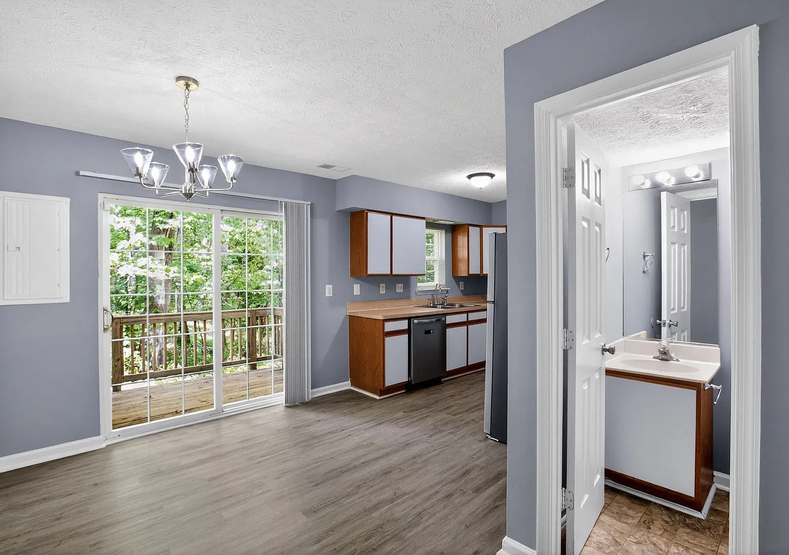 3 Bedroom Townhouse King George — Photo 4