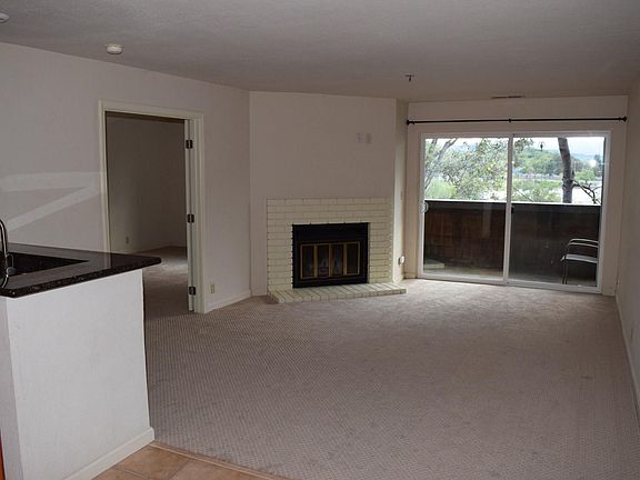 4th image of 1142 La Terrace Cir