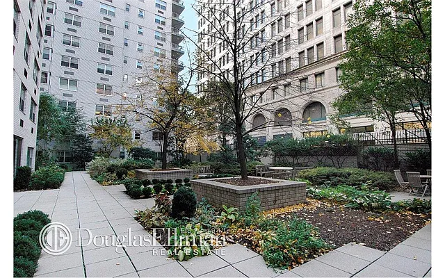 Sold by Douglas Elliman | media 22