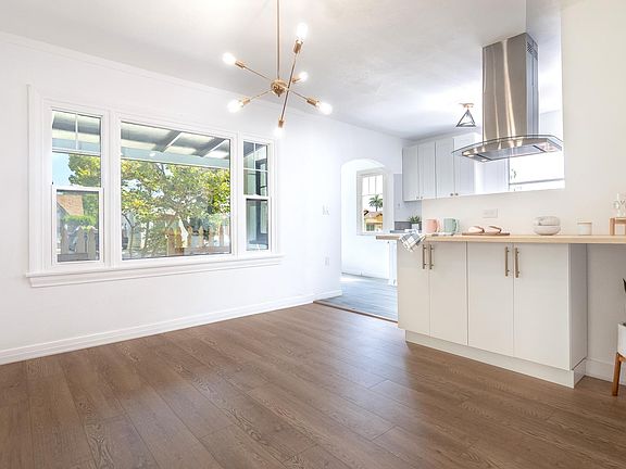 5th image of 2052 W 77th St