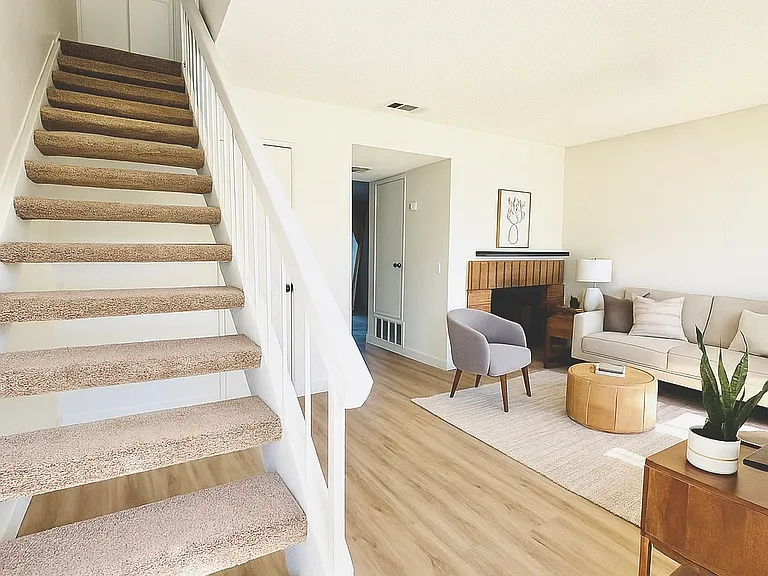 1013 W Linden St #16 — Photo 17