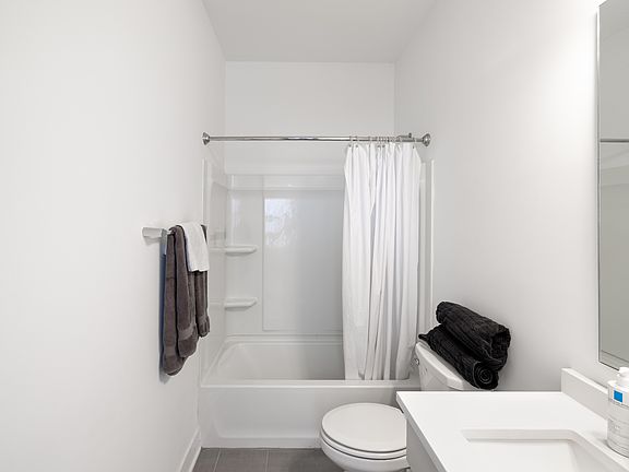 5th image of 2107 Coretta Way