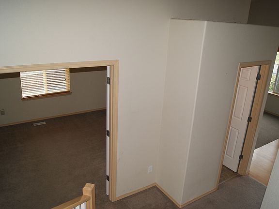 4th image of 16670 Rainier View Dr SE