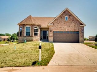 955 Ridgepointe Place Cir, Lake Saint Louis, MO 63367