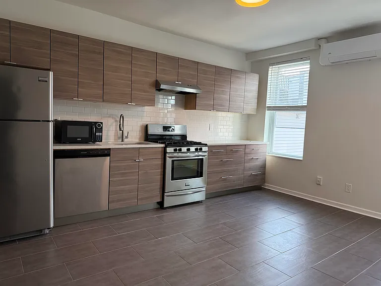 13 Cambridge Ave — Photo 1