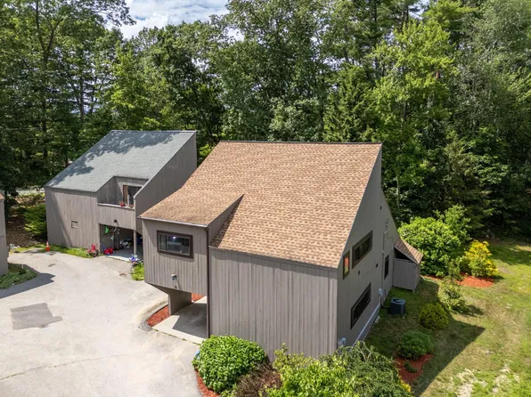 32 Coburn Woods Drive #32, Nashua, NH 03063
