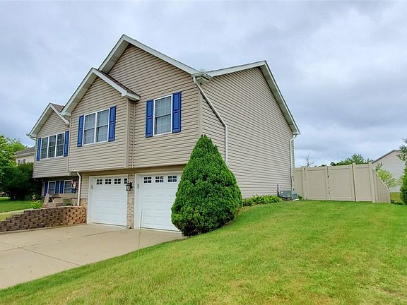 3rd image of 125 Brooksedge Dr