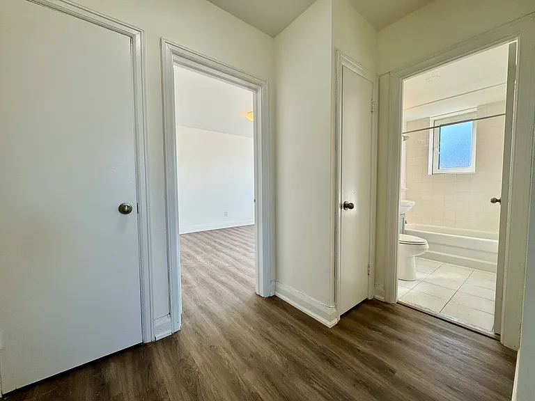 36 Wood Glen Rd #U302 — Photo 8