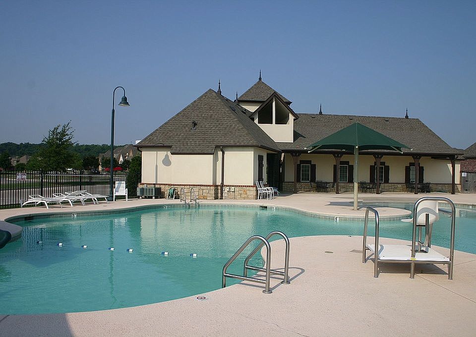 Swim pool