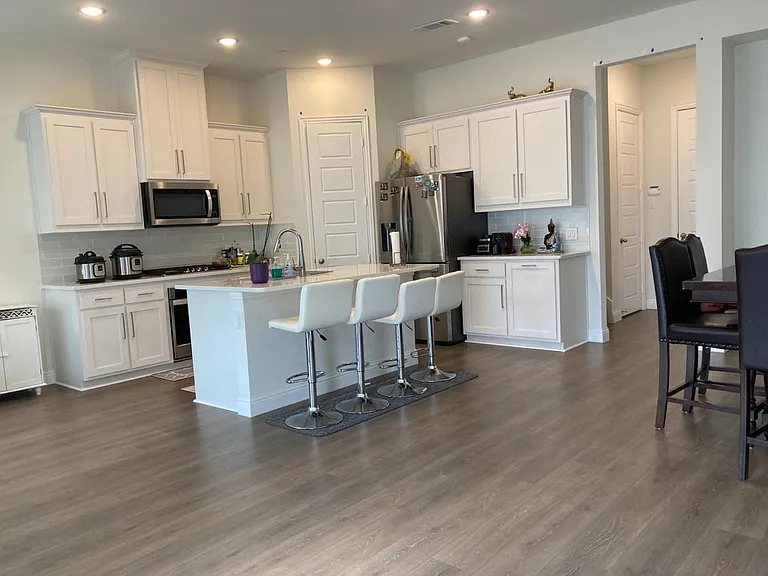 4705 Corriente Vista Ln — Photo 3