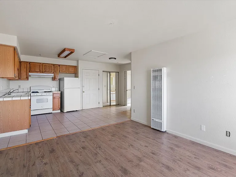 2001 Broadway Ave #223 — Photo 7
