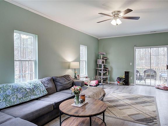 4th image of 385 Griffin Rd NW