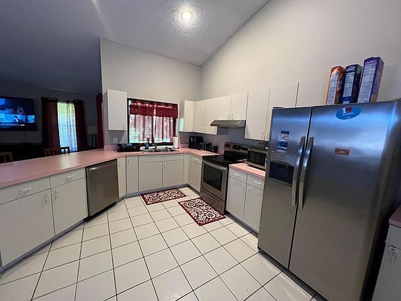 5th image of 721 SE Majestic Ter Terrace