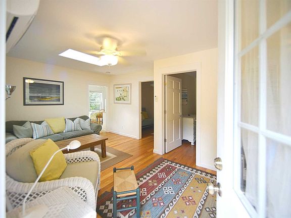 2nd image of 115A Eastside Ave