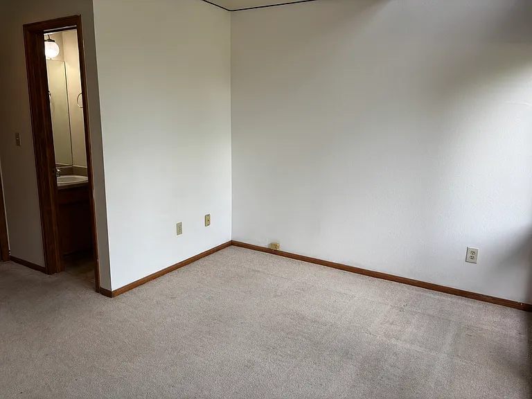 824 Cheyenne St — Photo 7