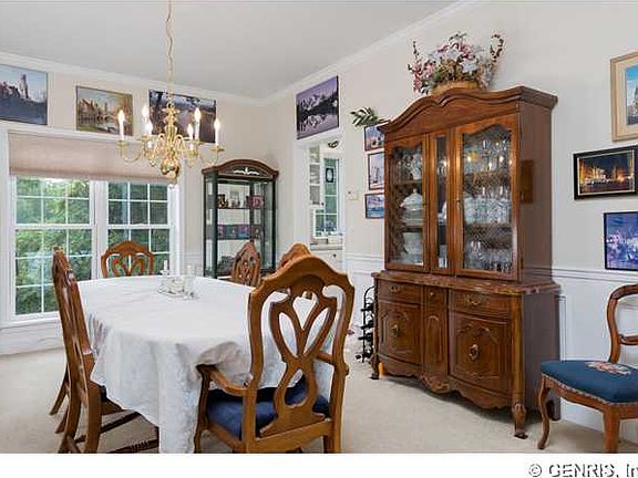 5th image of 17 Crest Wood Cir