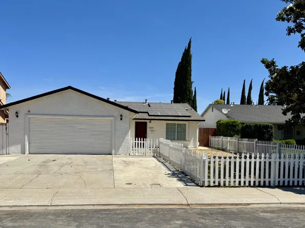 1009 Wawona St, Manteca, CA 95337