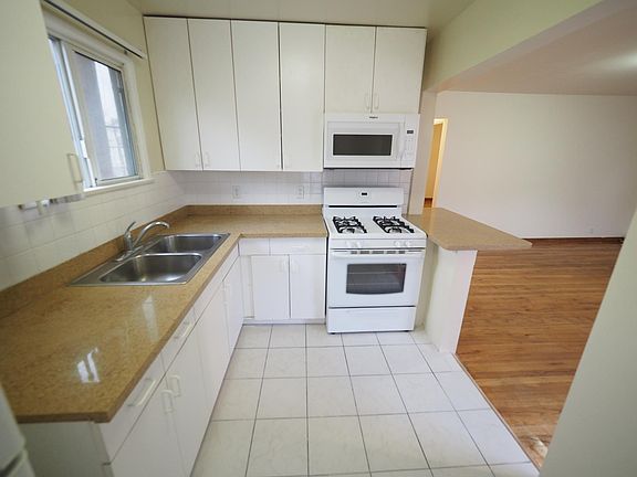 2nd image of 1289 Bresee Ave