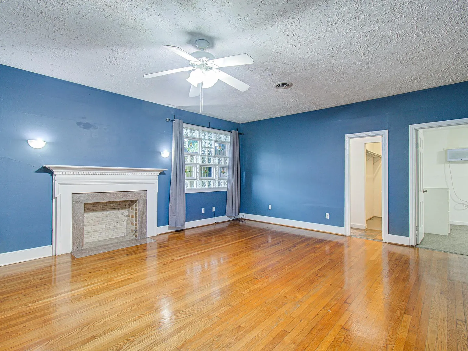 2 bed, 2.5 bath, 1700 sqft, $1,800 — Photo 3