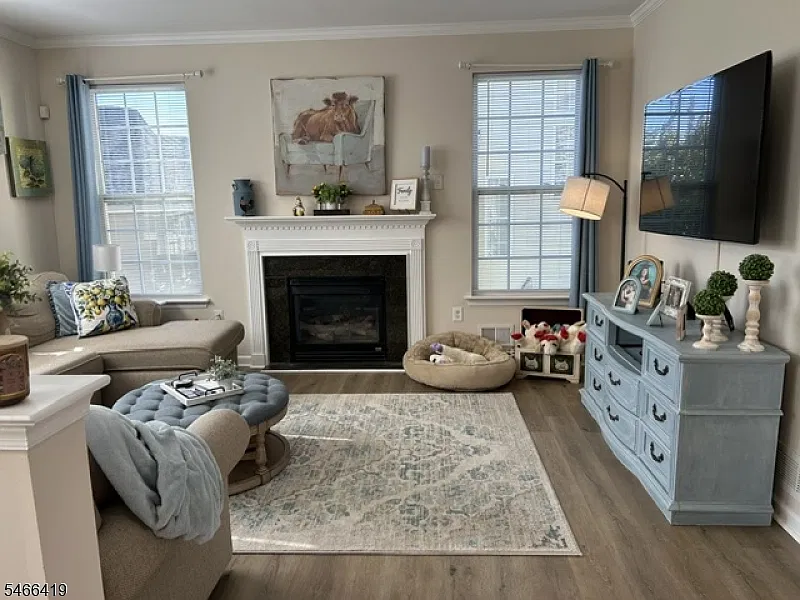 4 bed, 2.5 bath, $3,900 — Photo 4