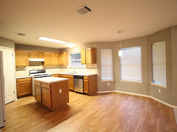 5th image of 7412 Peabody Dr