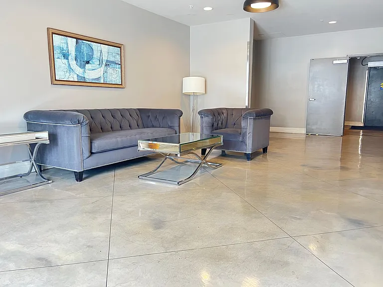 1501 Front St #305 — Photo 15