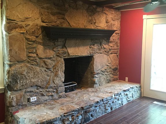 5th image of 1370 N Magnolia St