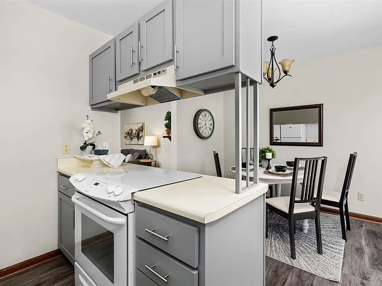 6816 Park Ridge Dr — Photo 8