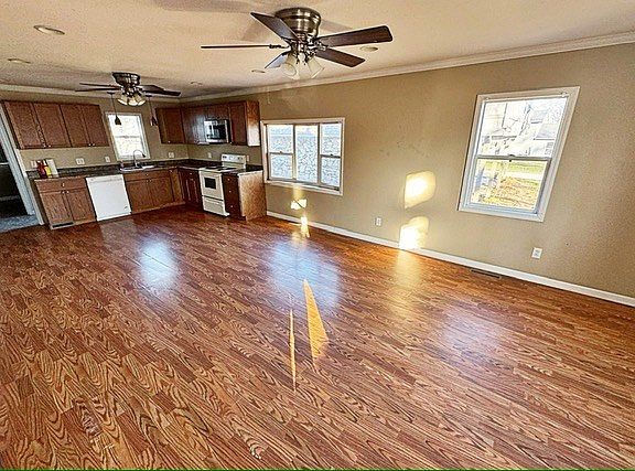 4th image of 3118 9th Ave S
