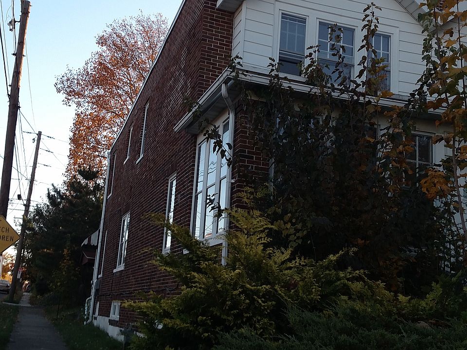 2nd image of 301 S 18th St