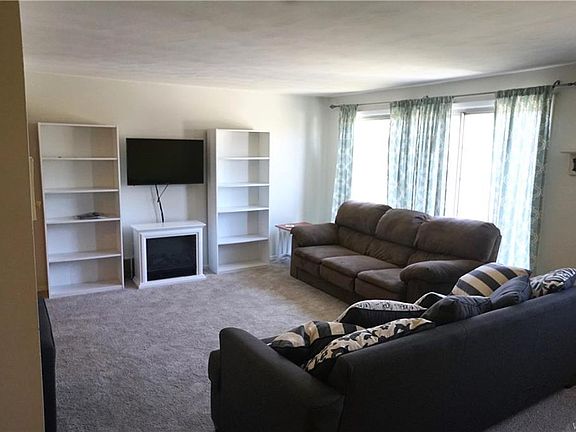 5th image of 60 Carriage Dr APT 7