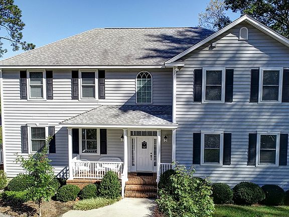 3rd image of 153 Waterside Ln