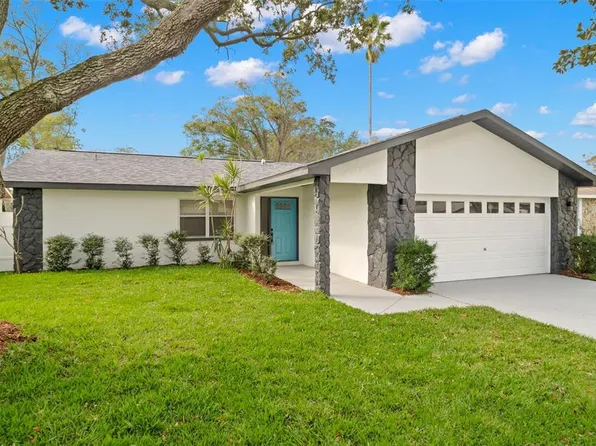 12866 Sarah Ln, Largo, FL 33773