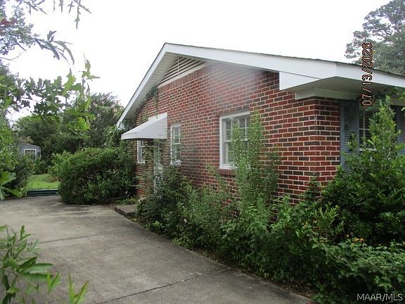3rd image of 3873 Marie Cook Dr