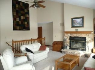 W256S4530 Shadow Ridge Dr, Waukesha, WI 53189