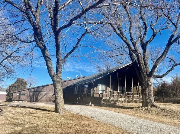 2116 E Ford St, Valley Center, KS 67147