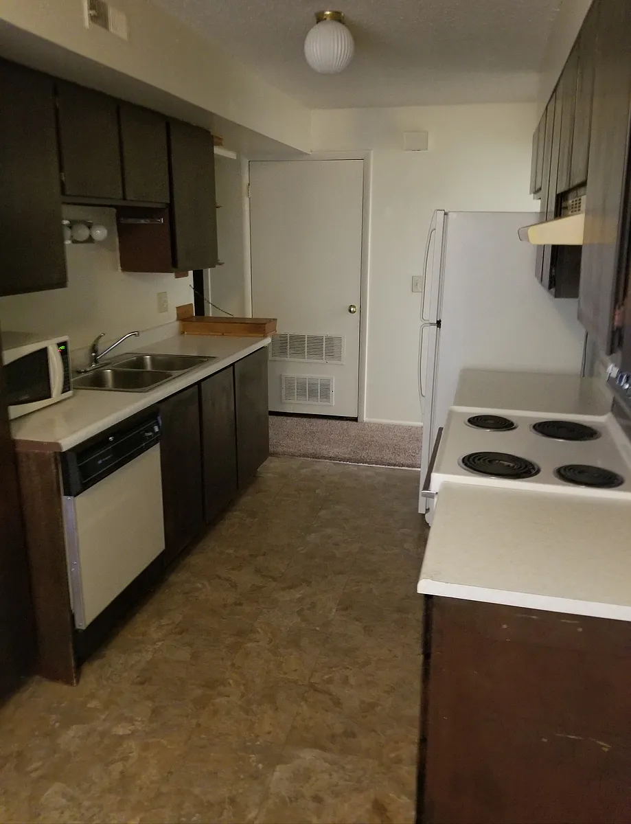 Building Photo - 4608 S 1900 W #32