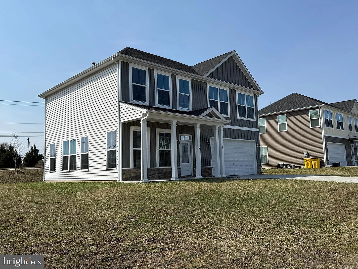 5 bed, 2160 sqft, $2,500 — Photo 3