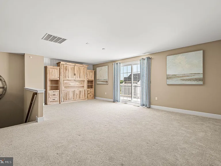 136 Alexandria St #B — Photo 23
