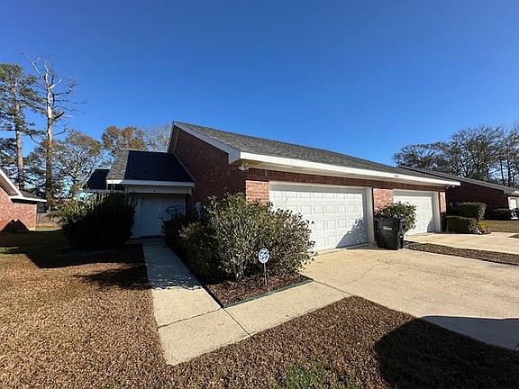 4th image of 18007 Eastgate Dr #A