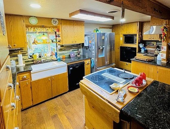 5th image of 5038 N Sullivan Rd
