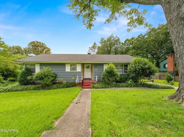 307 Iroquois Dr, Knoxville, TN 37914