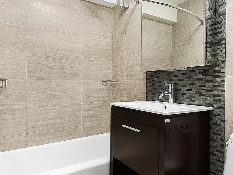 Shorecrest Towers — Photo 12