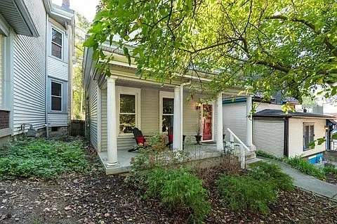 1302 Hepburn Ave — Photo 3