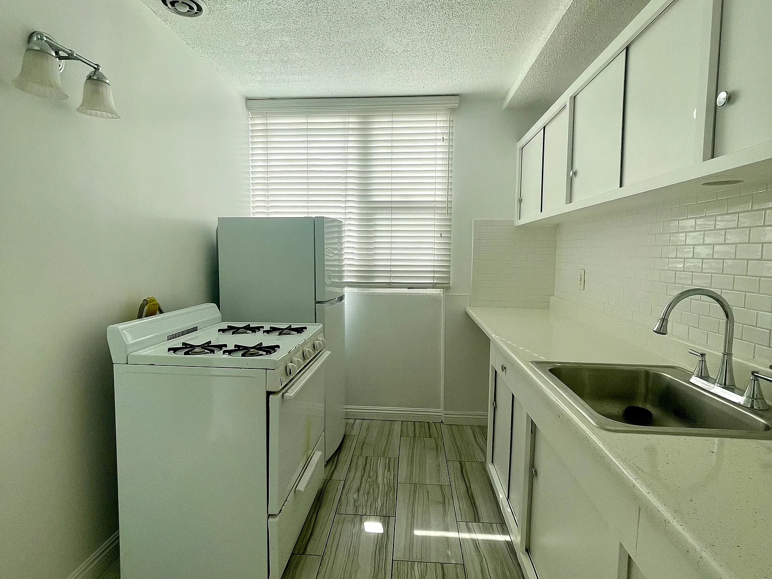 Belmont Apartments — Photo 2