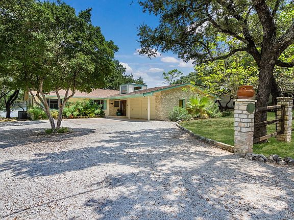 4th image of 890 Village Shore Dr