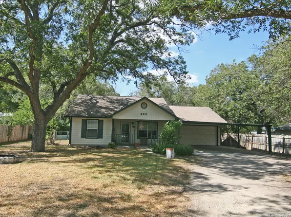 805 LISBON ST, Castroville, TX 78009