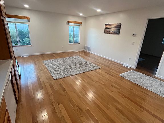 3rd image of 1736 Eucalyptus Ave