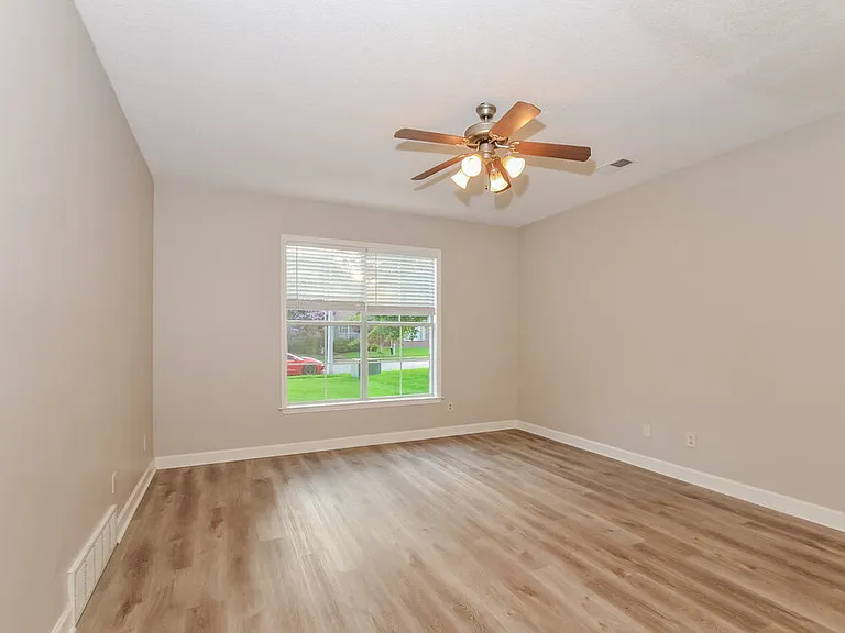 1140 Casentino St — Photo 10