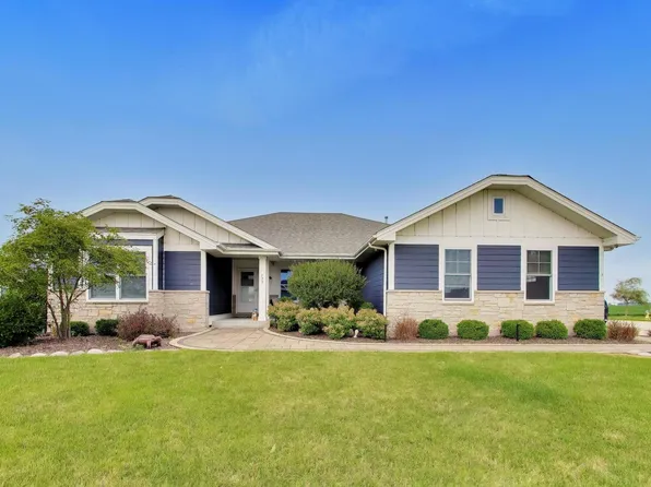 735 Peacock Pl, Manteno, IL 60950